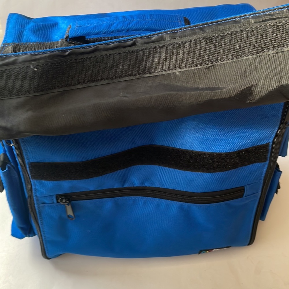 Art bin blue shoulder bag for crafts storage lots of pockets, on the go crafting - Picture 4 of 9